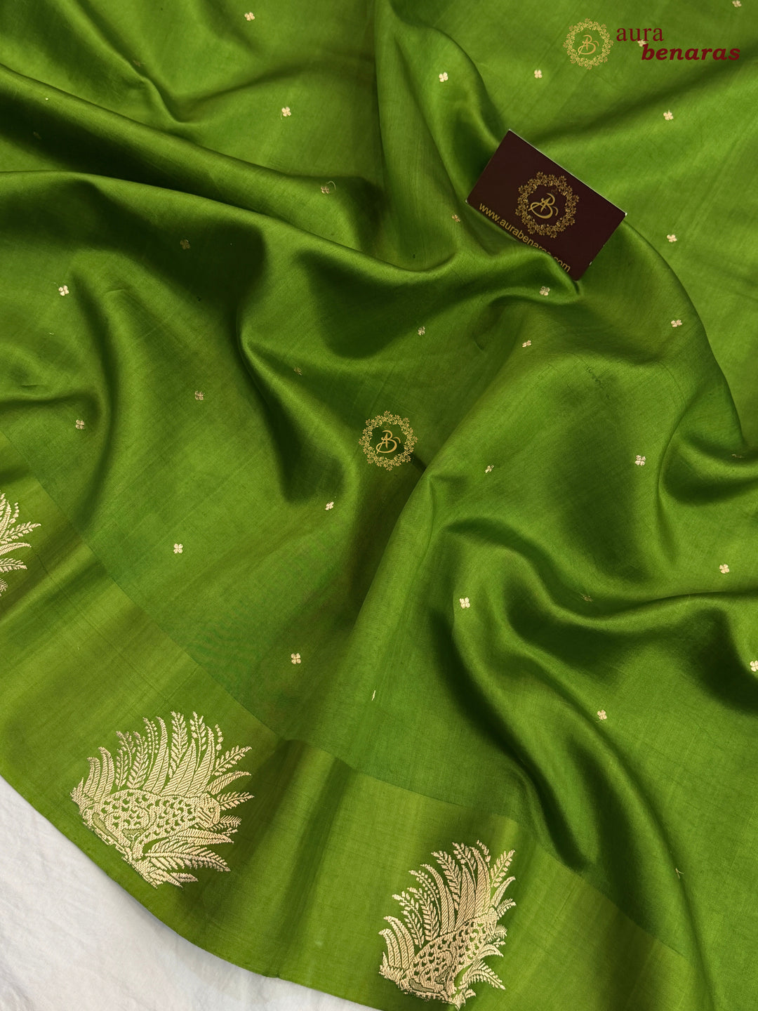 Mehandi Green Pure Katan Silk Banarasi Saree Kadhwa Leopard Motifs