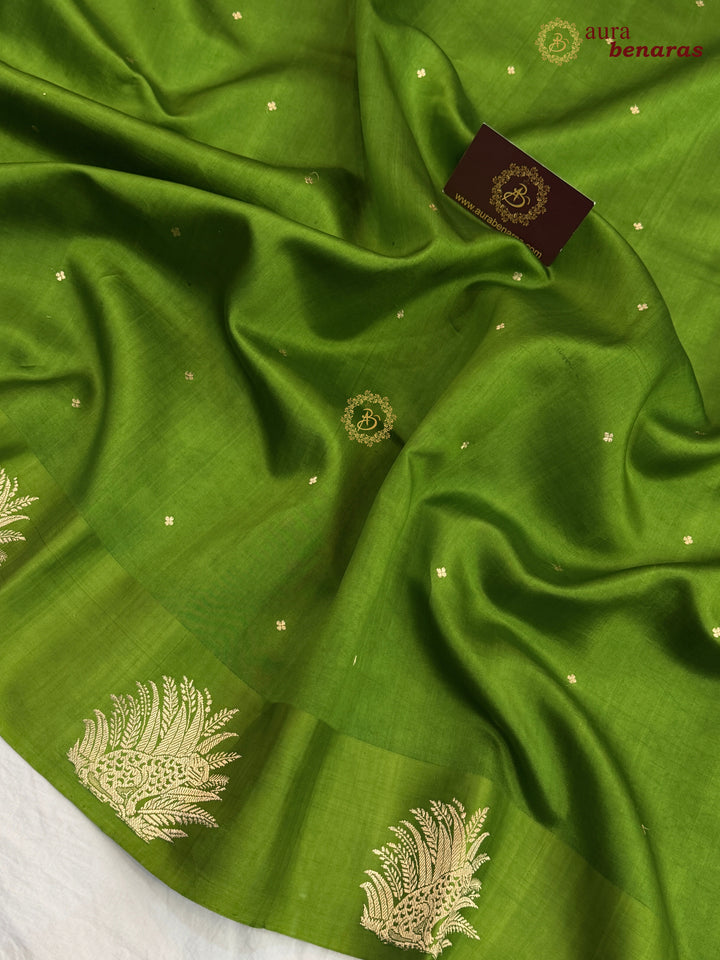Mehandi Green Pure Katan Silk Banarasi Saree Kadhwa Leopard Motifs