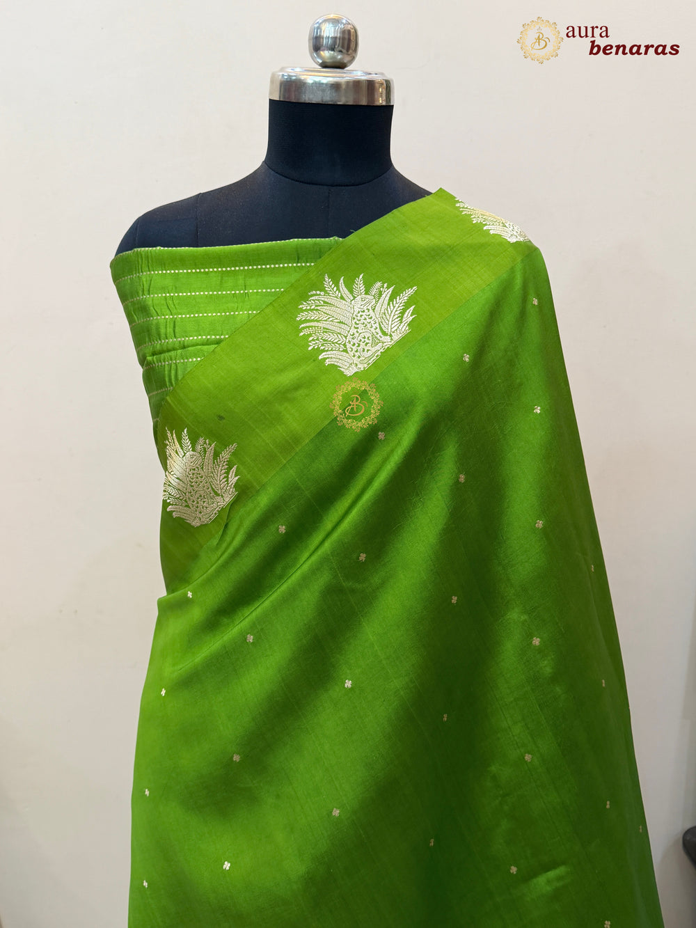 Mehandi Green Pure Katan Silk Banarasi Saree Kadhwa Leopard Motifs