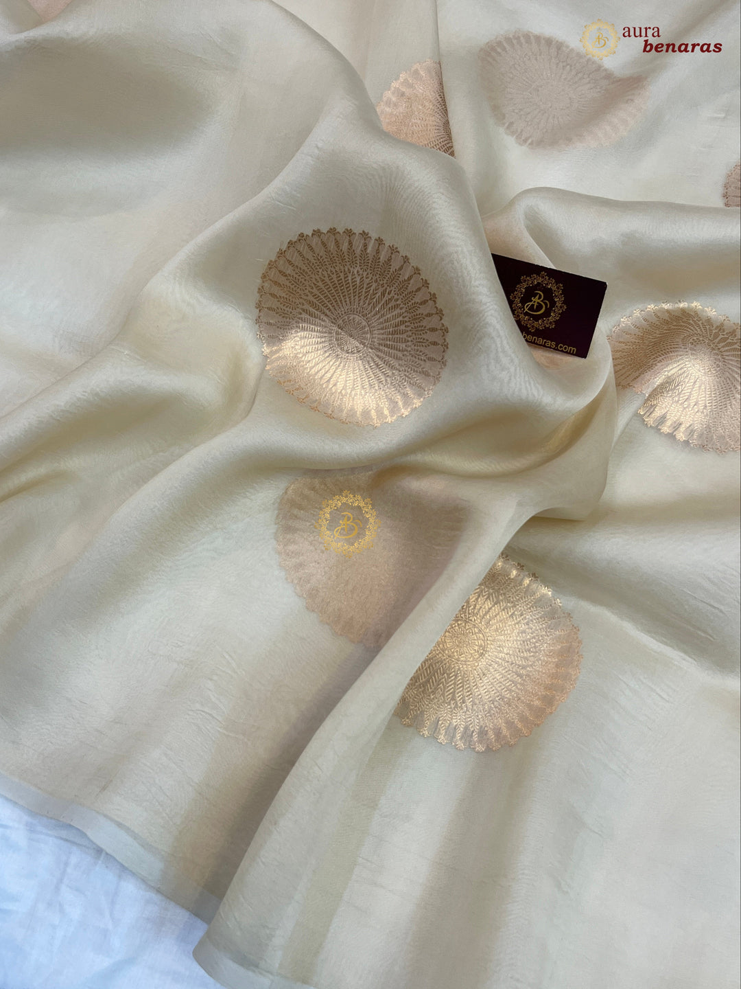 Off White Pure Banarasi Handloom Silk Saree - AuraBenaras