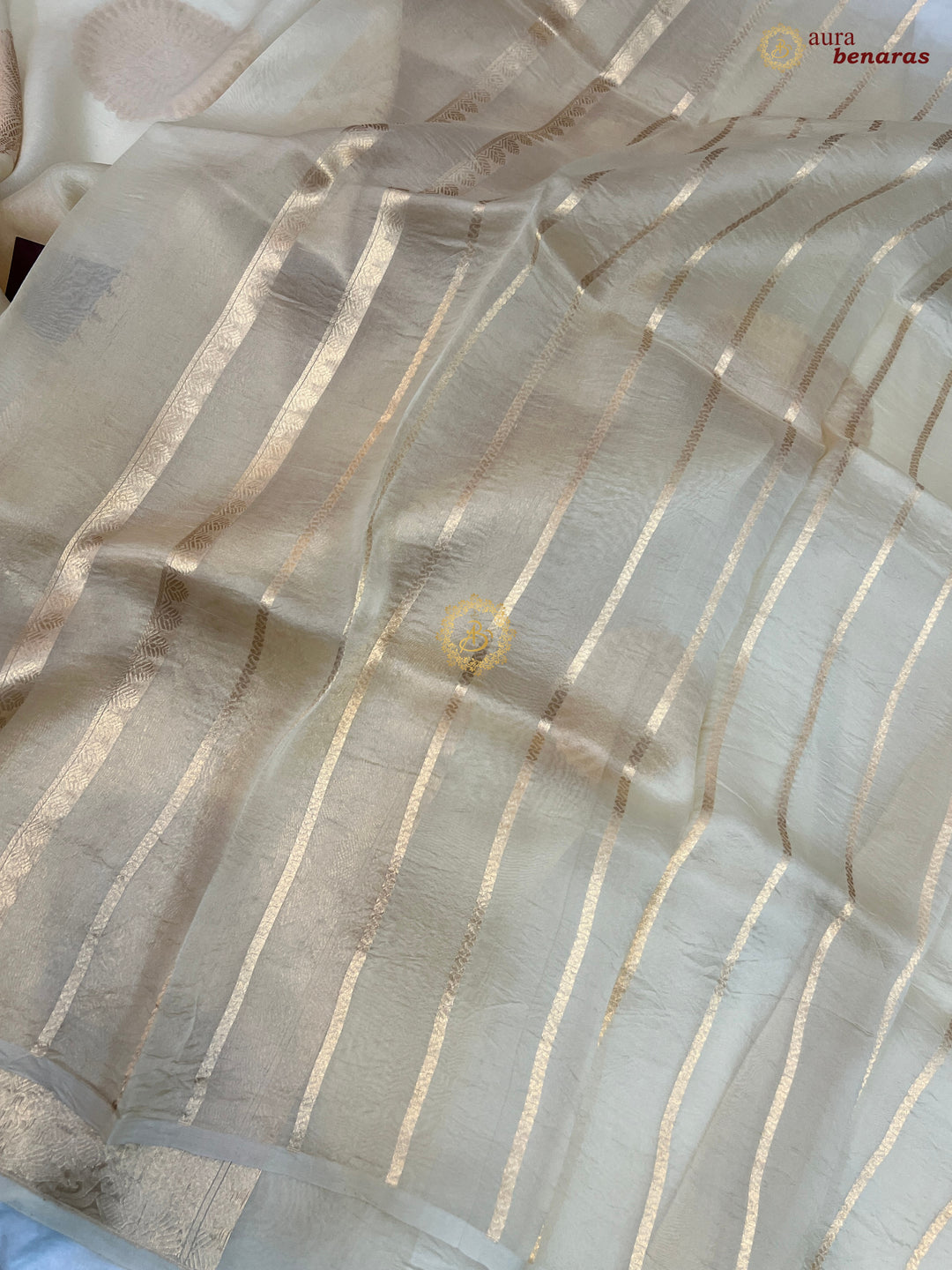 Off White Pure Banarasi Handloom Silk Saree - AuraBenaras