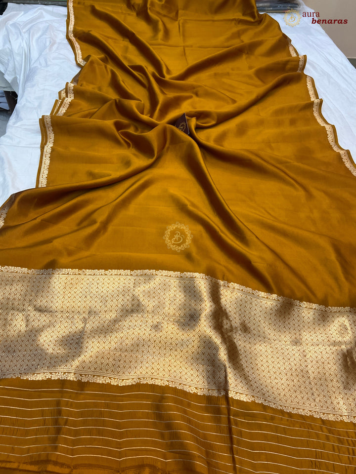  Golden Pure Banarasi Handloom Silk Saree - Aura Benaras