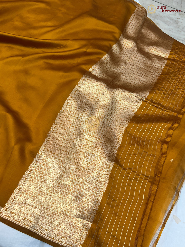  Golden Pure Banarasi Handloom Silk Saree - Aura Benaras