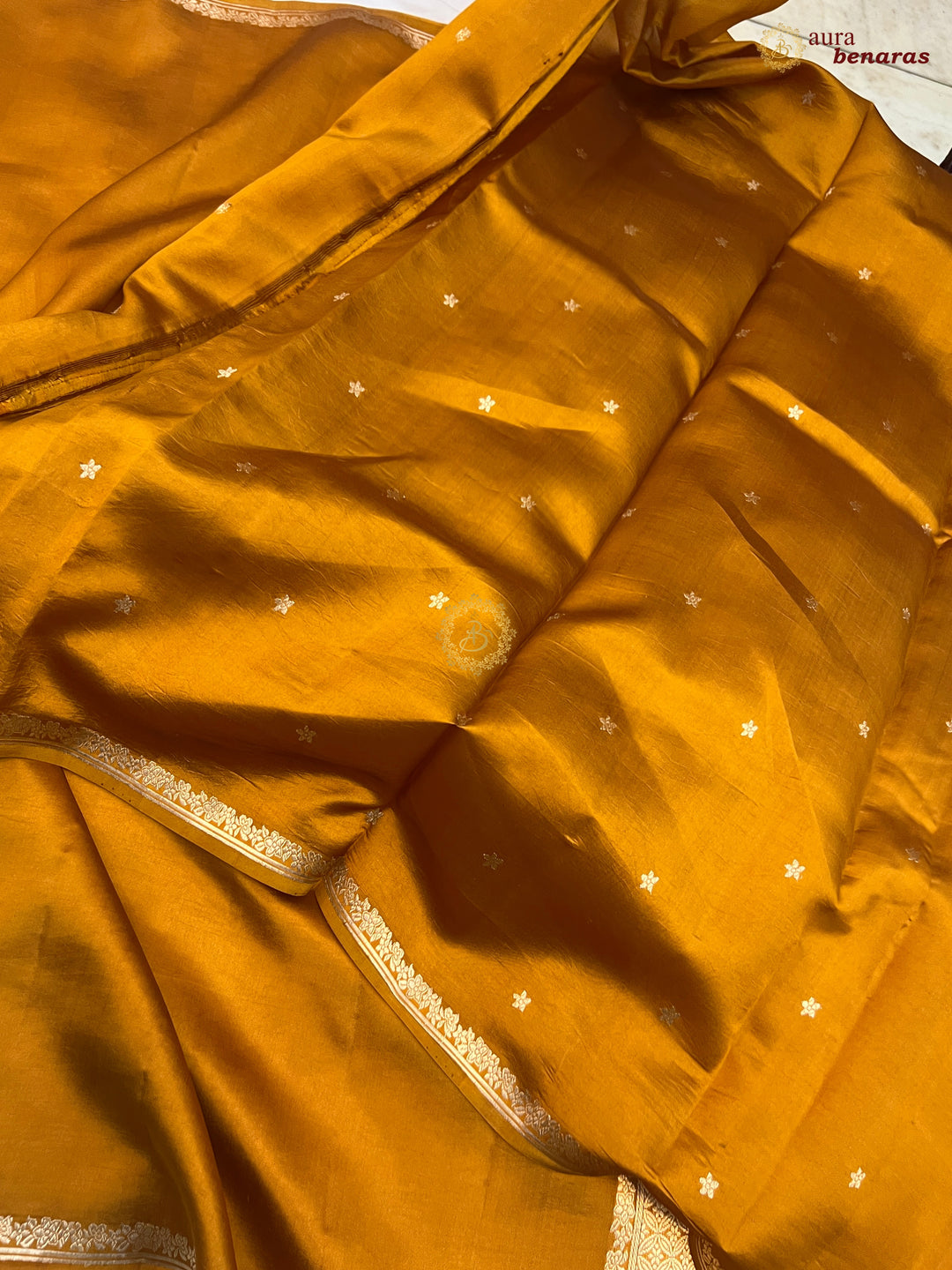  Golden Pure Banarasi Handloom Silk Saree - Aura Benaras