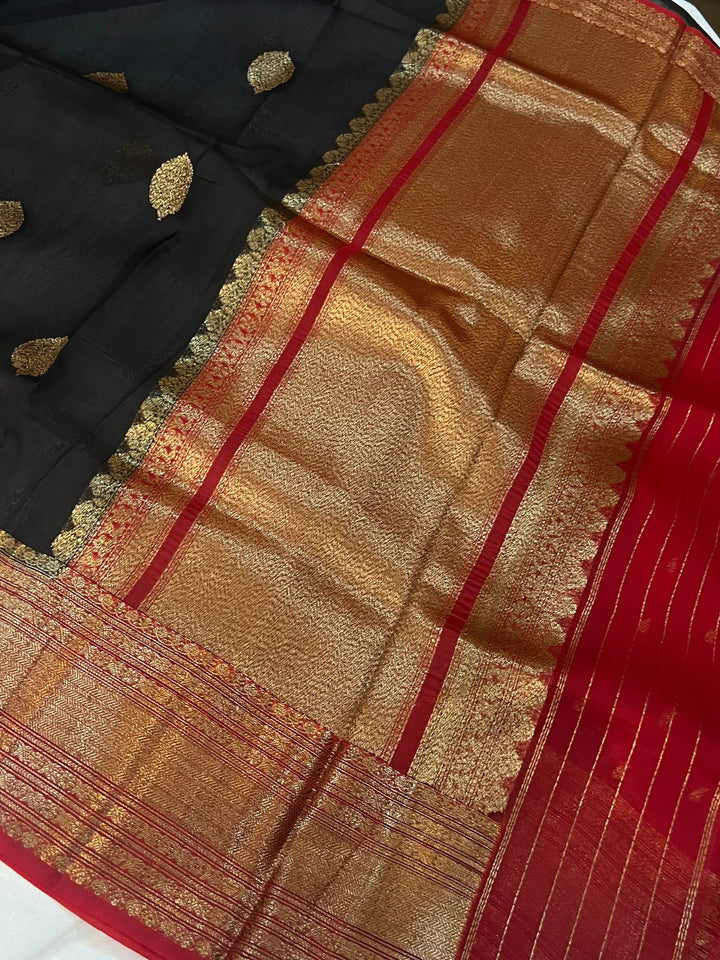 Black Banarasi Handloom Kora Silk Saree - Aura Benaras
