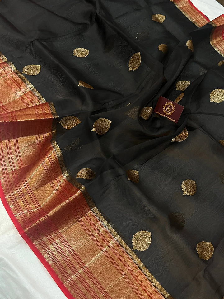 Black Banarasi Handloom Kora Silk Saree - Aura Benaras
