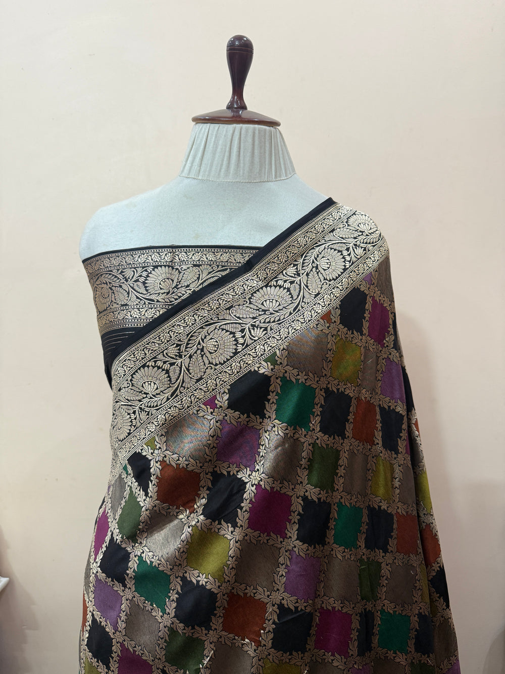 Black Rangkaat Pure Katan Silk Banarasi Handloom Saree