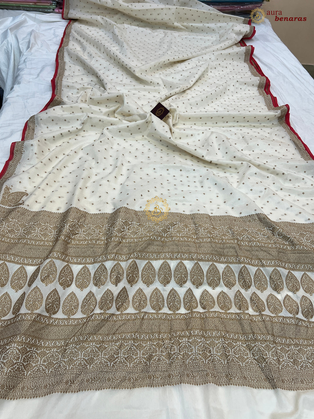 Off White Pure Crepe Silk Handloom Banarasi Saree