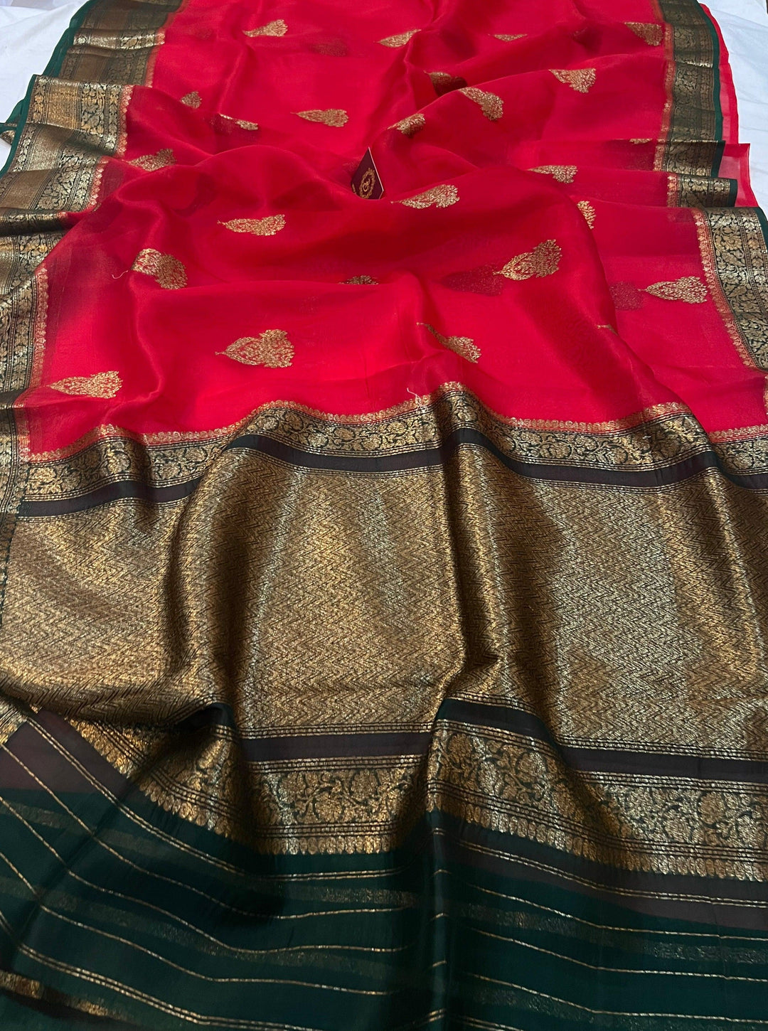 Red Banarasi Handloom Kora Silk Saree - Aura Benaras