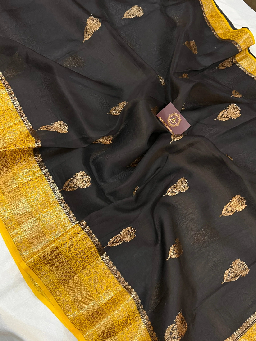 Black Banarasi Handloom Kora Silk Saree - Aura Benaras