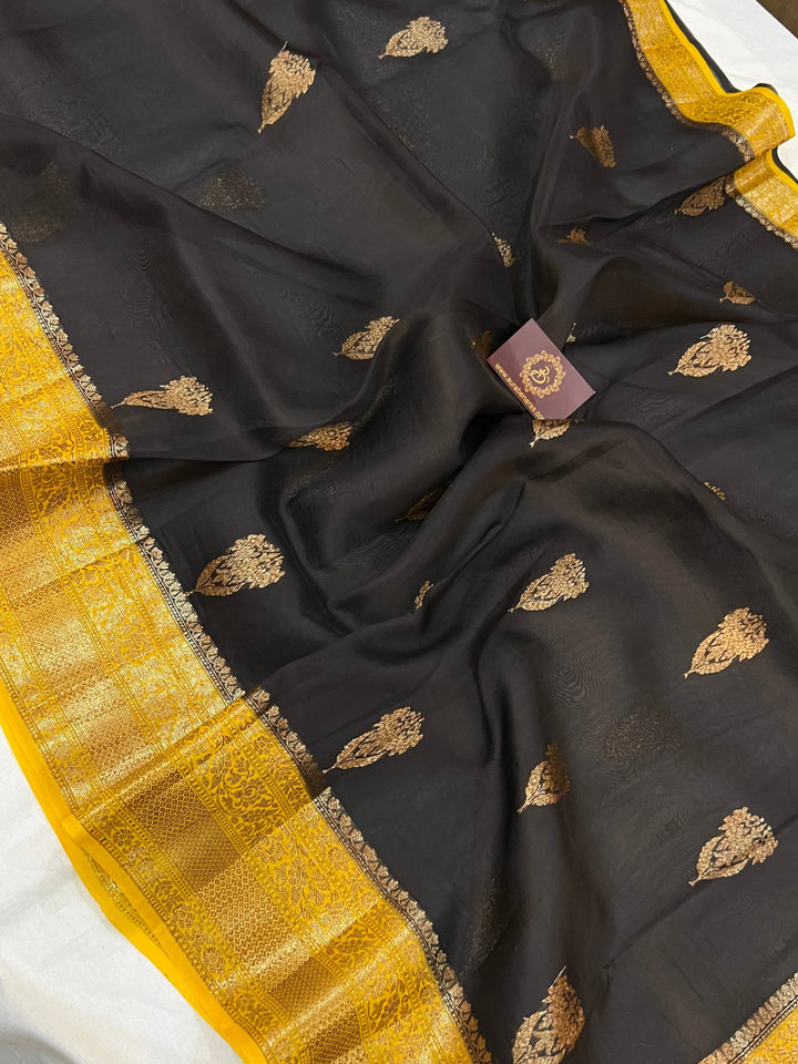 Black Banarasi Handloom Kora Silk Saree - Aura Benaras