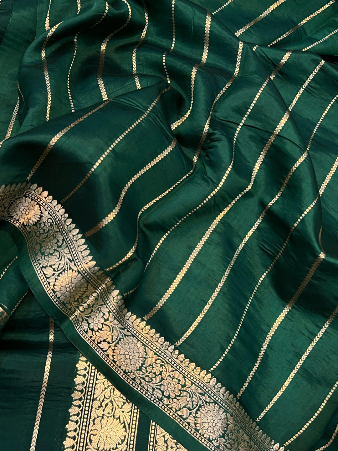 Bottle Green Pure Banarasi Handloom Silk Saree - Aura Benaras