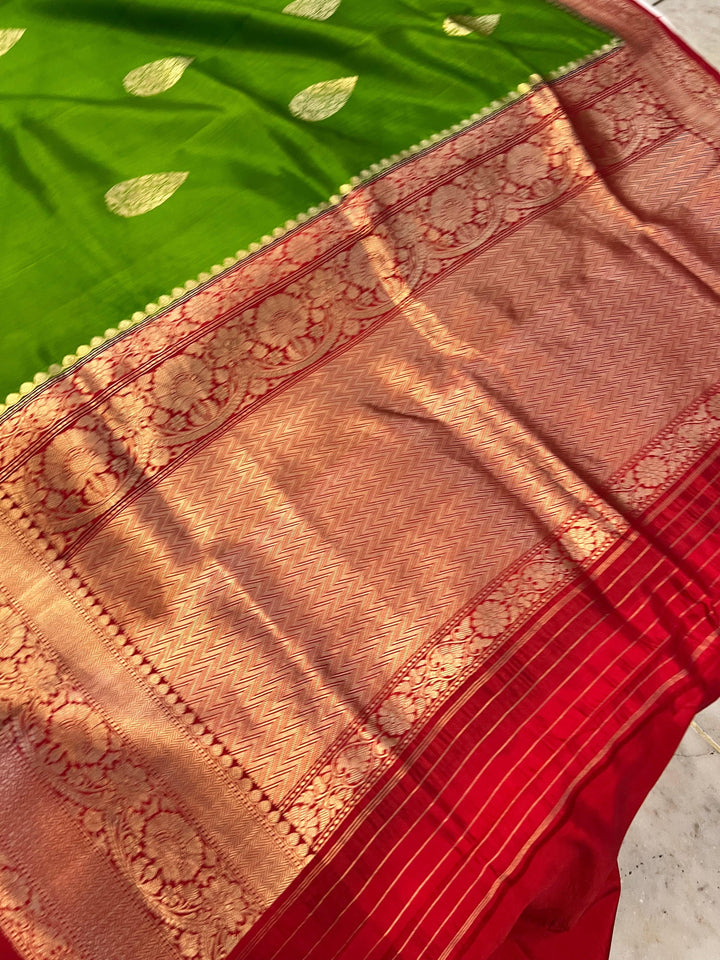 Mehendi Green Pure Banarasi Handloom Silk Saree - Aura Benaras