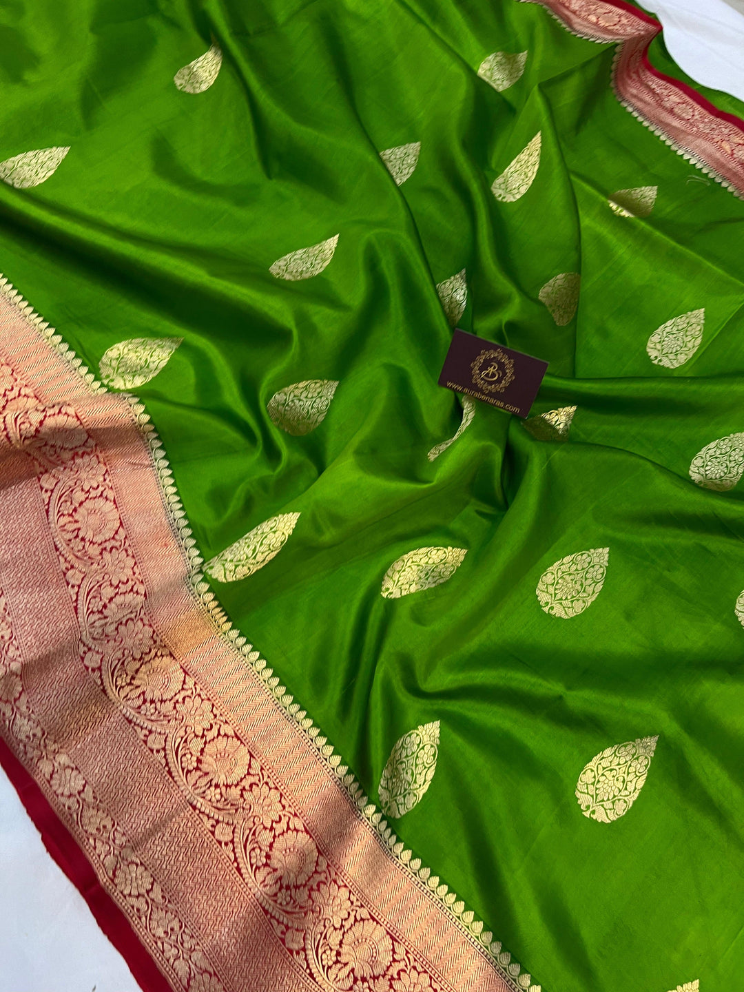 Mehendi Green Pure Banarasi Handloom Silk Saree - Aura Benaras