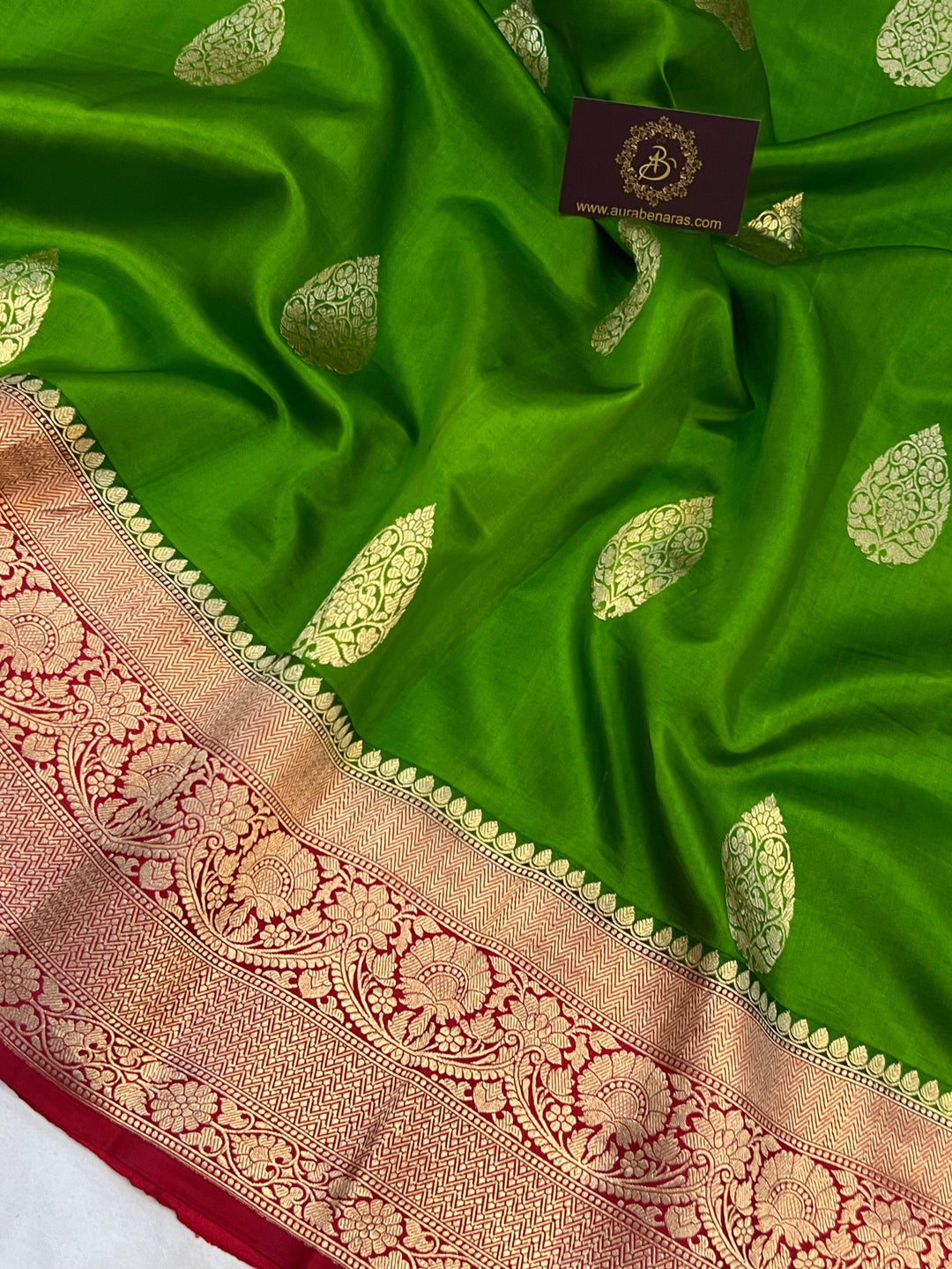 Mehendi Green Pure Banarasi Handloom Silk Saree - Aura Benaras
