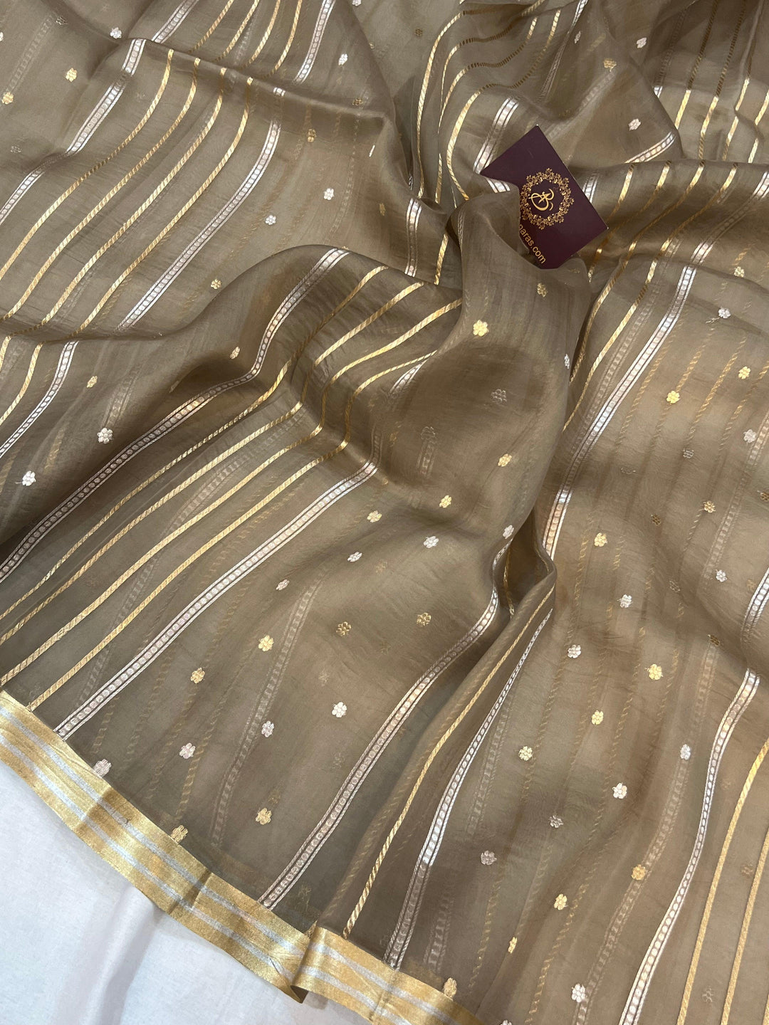 Grey Banarasi Handloom Kora Silk Saree - Aura Benaras