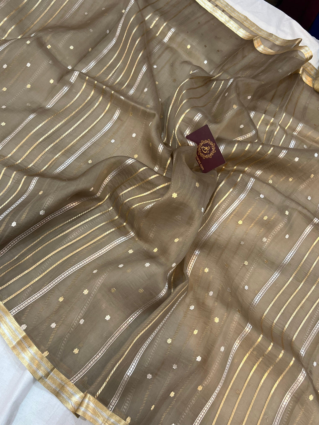 Grey Banarasi Handloom Kora Silk Saree - Aura Benaras