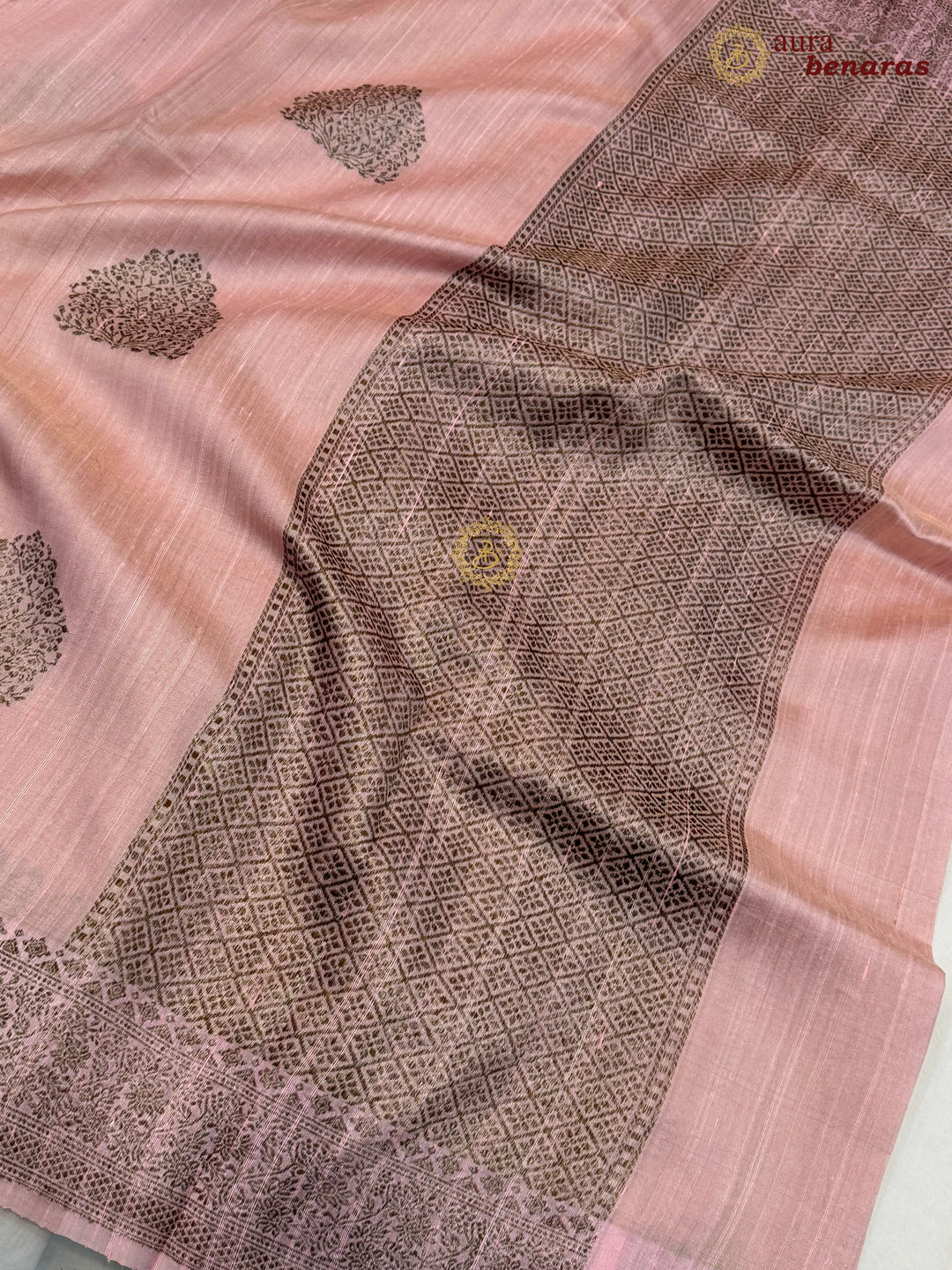 Pastel Peach Raw Silk Banarasi Saree – Kadhwa Floral Design