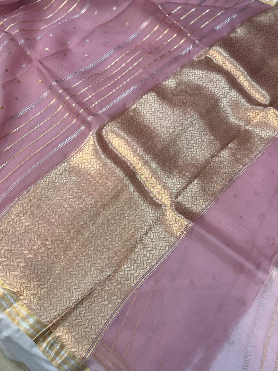 Light Onion Banarasi Handloom Kora Silk Saree - Aura Benaras