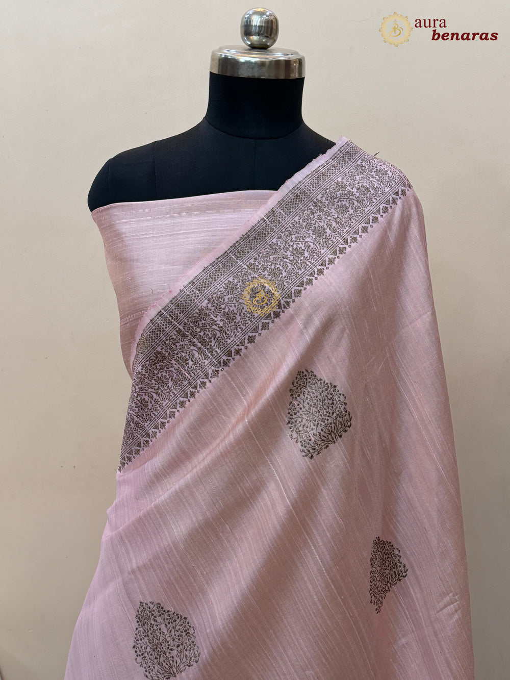 Pastel Peach Raw Silk Banarasi Saree – Kadhwa Floral Design