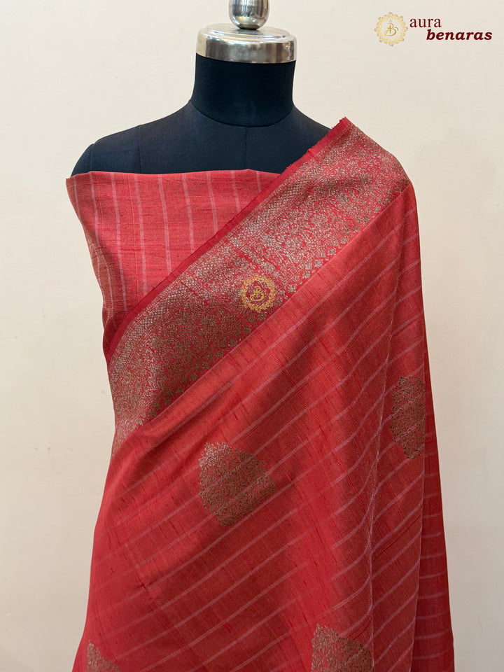 Red Raw Silk Banarasi Saree – Kadhwa Floral Design