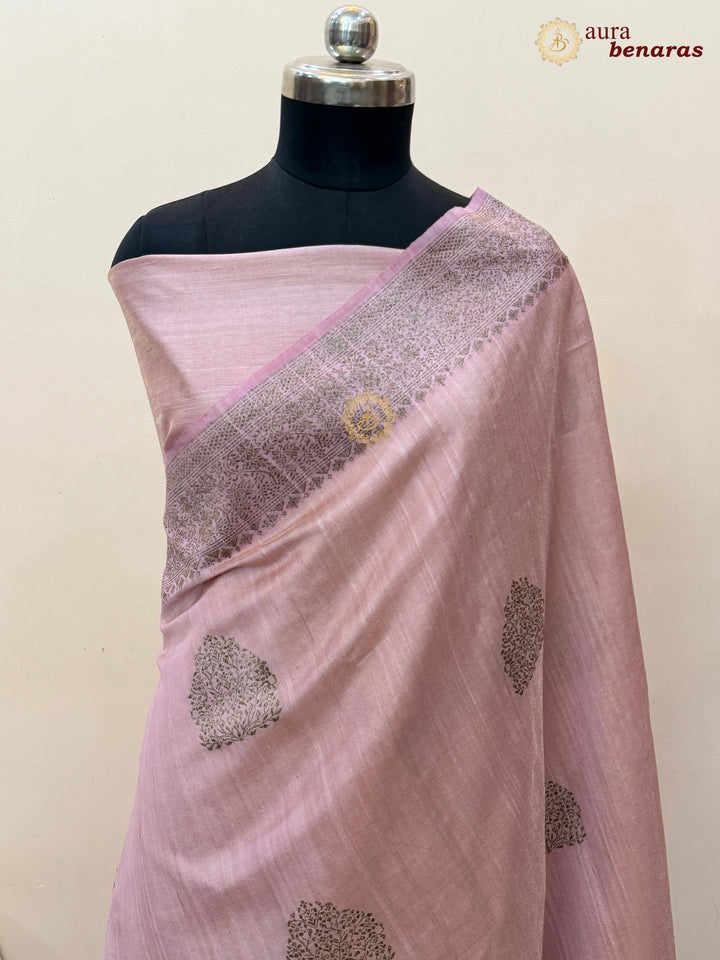 Old Rose Raw Silk Banarasi Saree – Kadhwa Floral Design