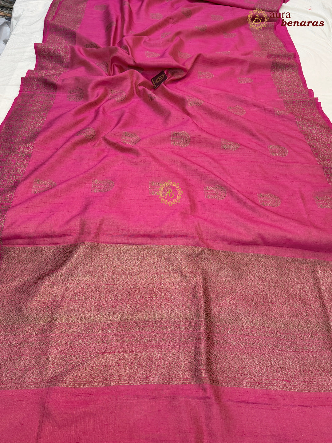Rani Pink Raw Silk Banarasi Saree – Kadhwa Floral Design