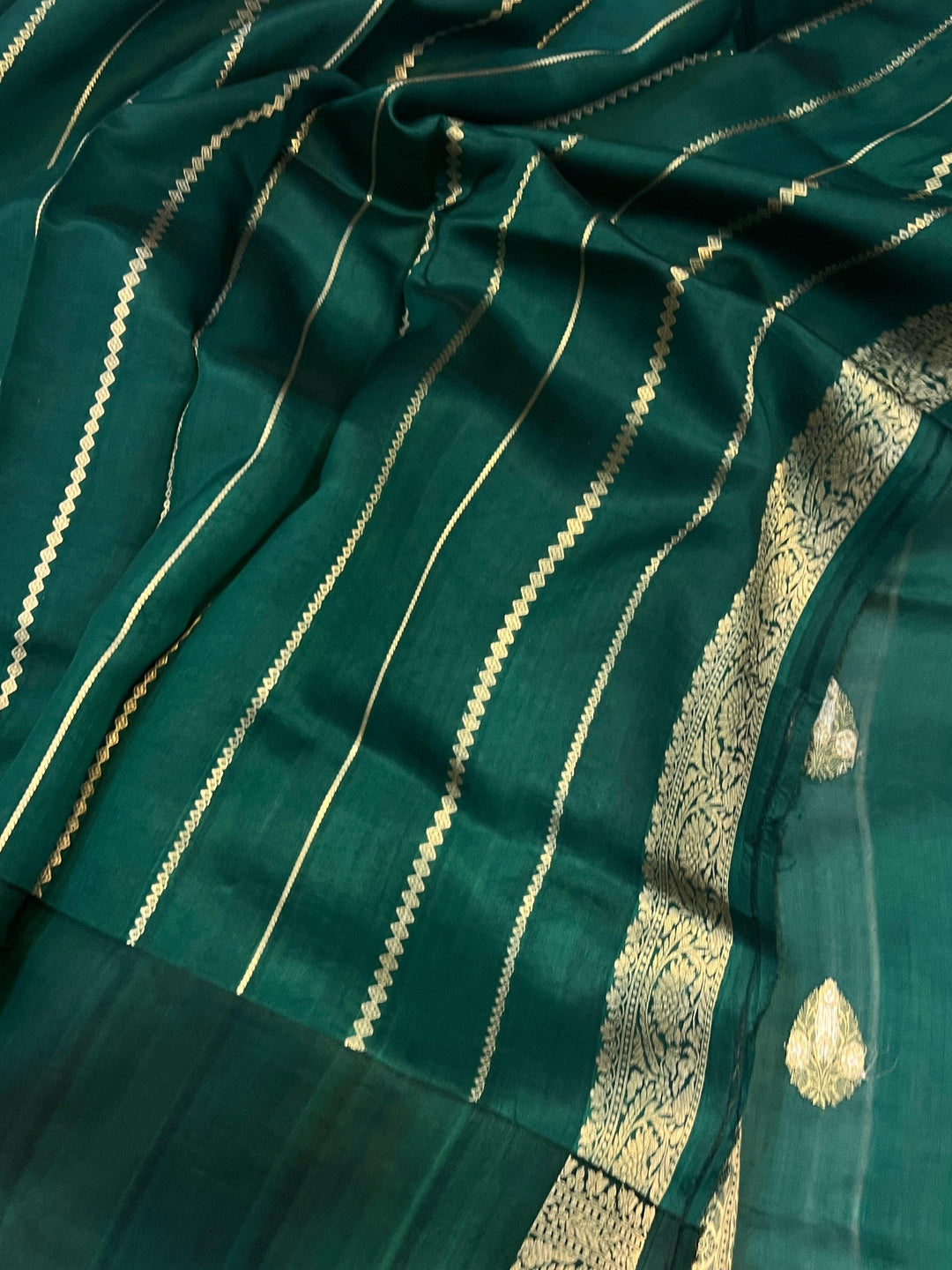 Bottle Green Pure Banarasi Handloom Silk Saree - Aura Benaras