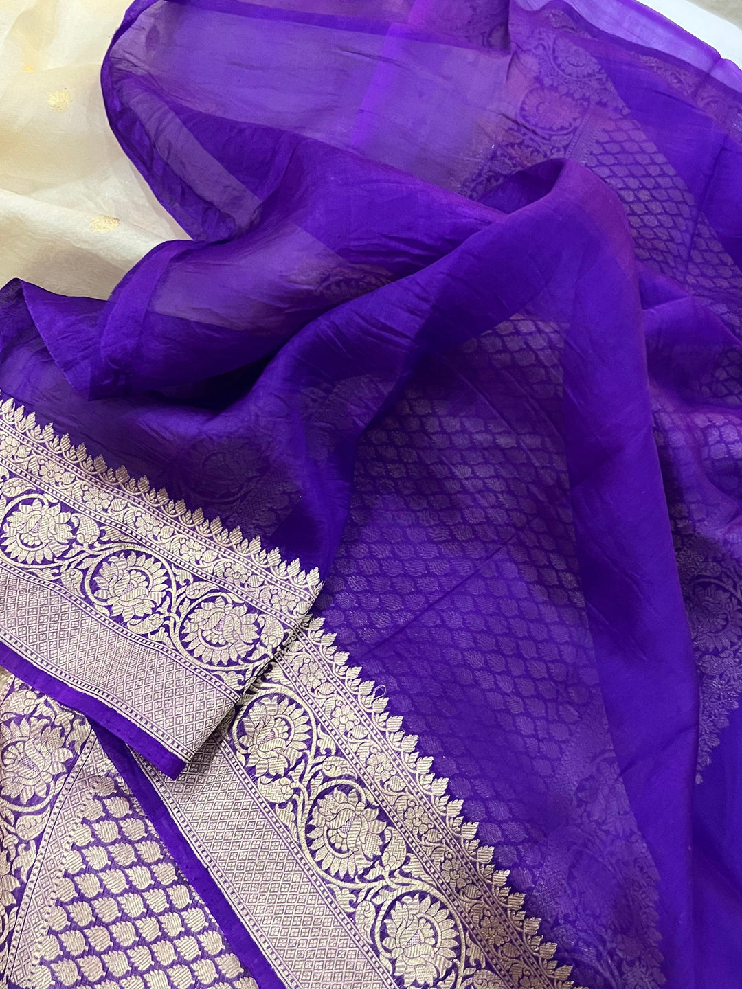 Beige Banarasi Handloom Kora Silk Saree - Aura Benaras