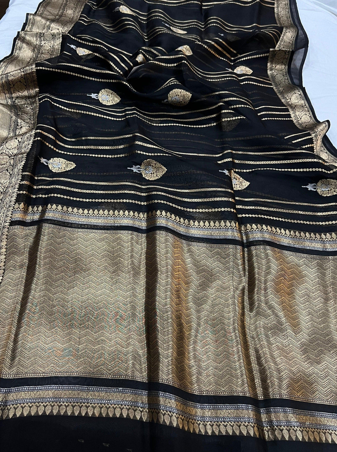 Black Pure Banarasi Handloom Kora Silk Saree - Aura Benaras