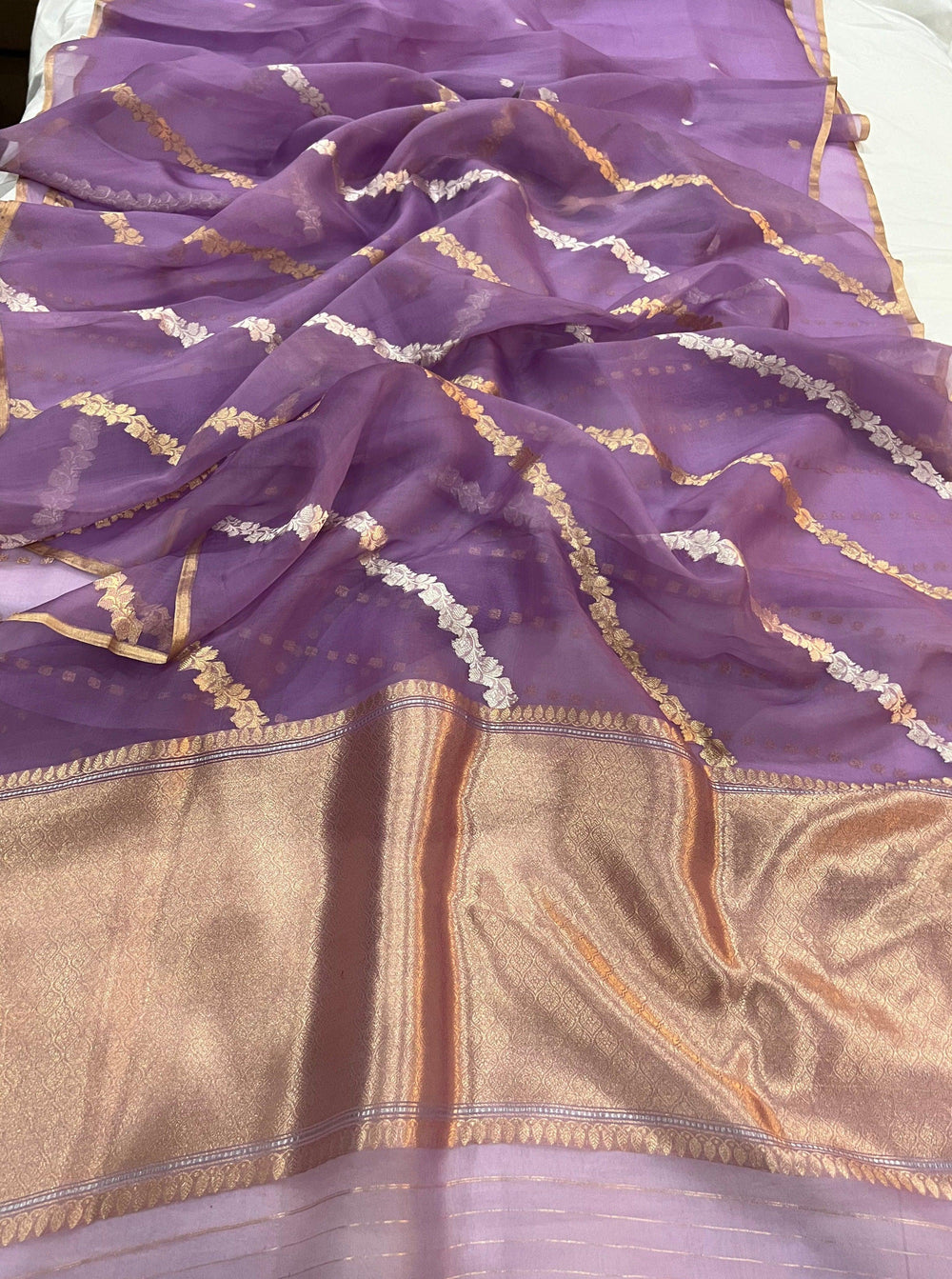 Lavender Banarasi Handloom Kora Silk Saree - Aura Benaras