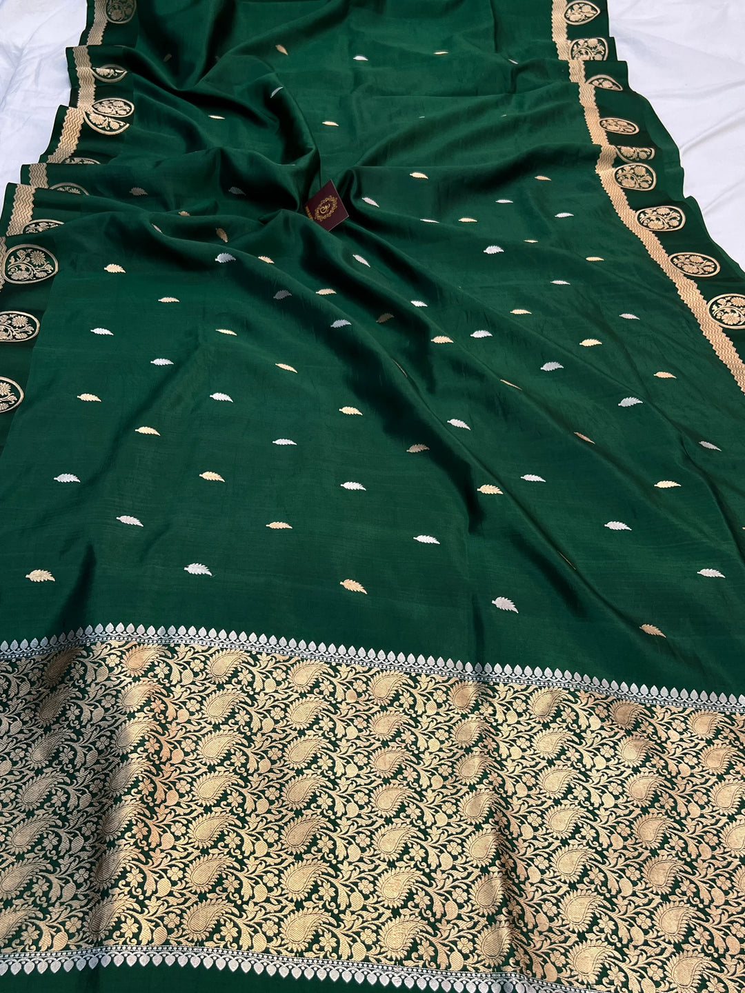 Bottle Green Pure Silk Handloom Banarasi Saree – Kadwa Motifs 