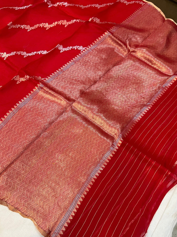 Red  Banarasi Handloom Kora Silk Saree - Aura Benaras