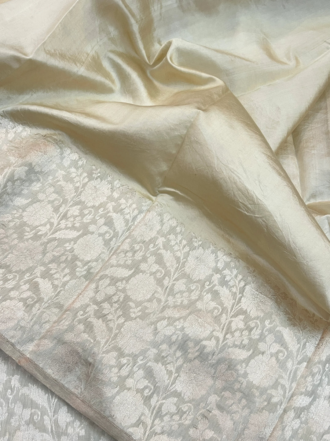 Cream Pure Silk Handloom Banarasi Saree