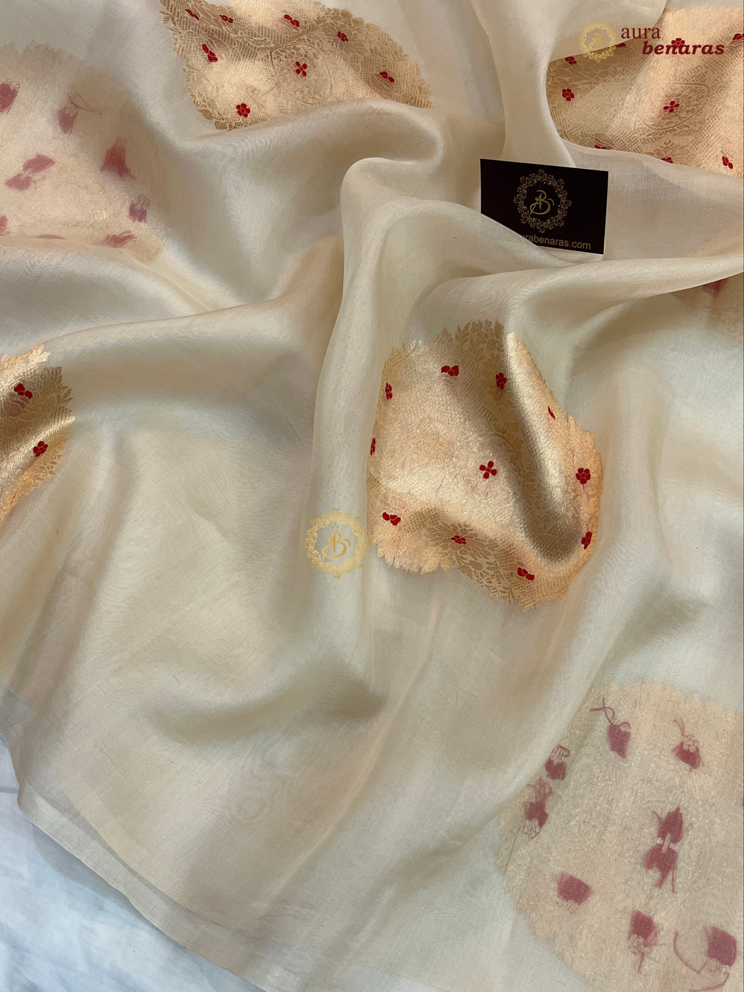  Pure Cream Banarasi Handloom Silk Saree - AuraBenaras