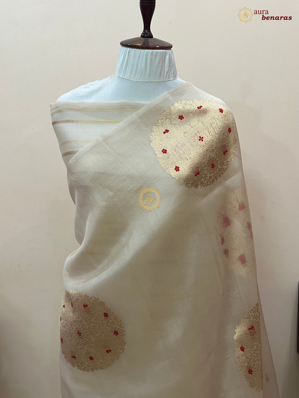  Pure Cream Banarasi Handloom Silk Saree - AuraBenaras