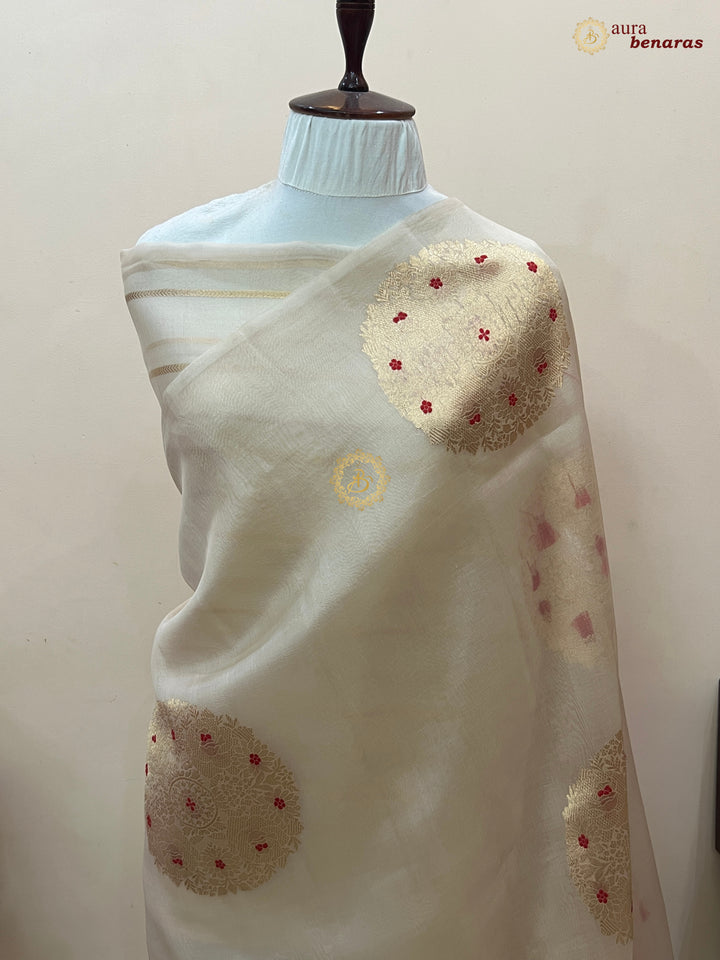  Pure Cream Banarasi Handloom Silk Saree - AuraBenaras