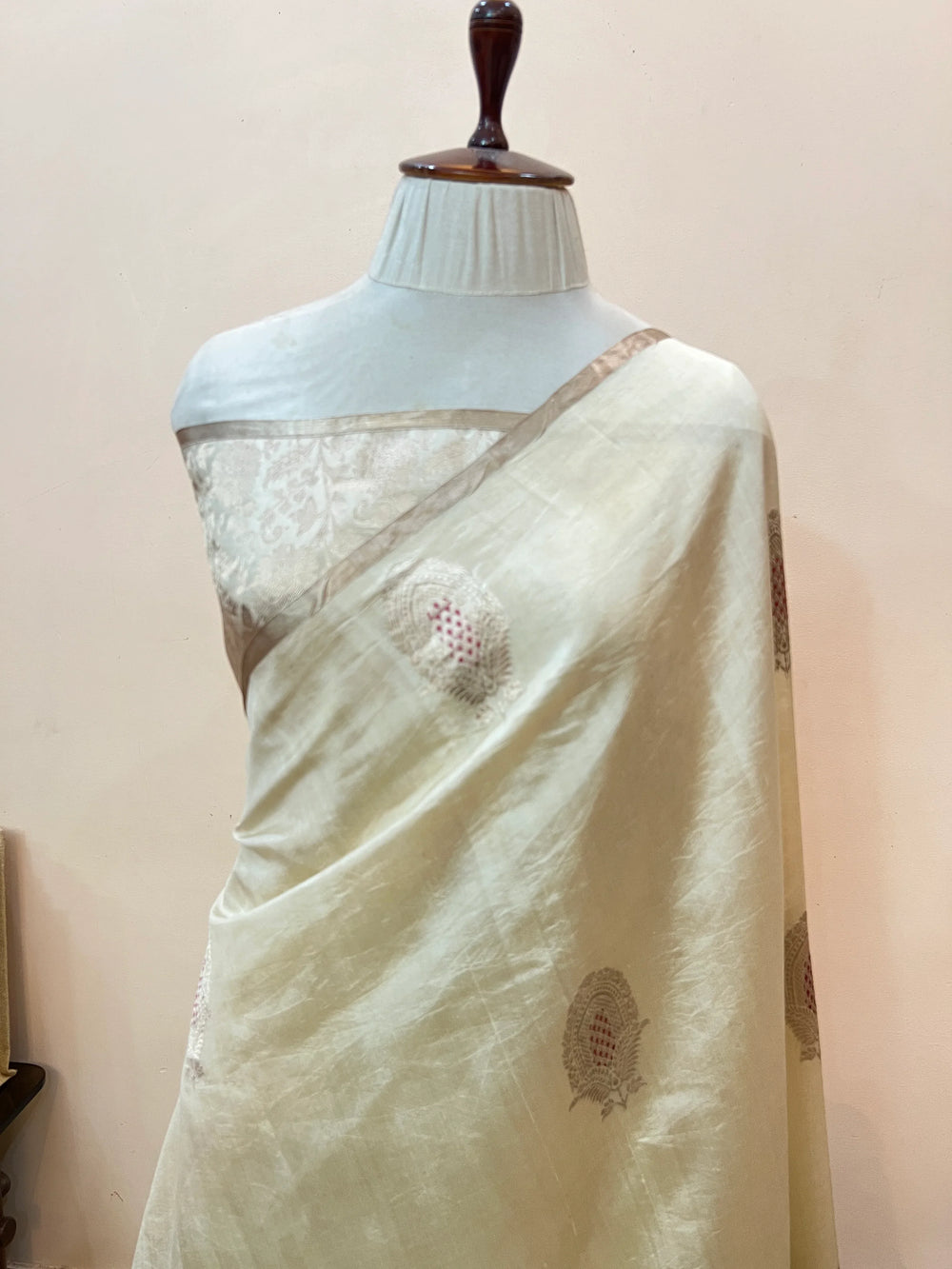 Cream Pure Silk Handloom Banarasi Saree