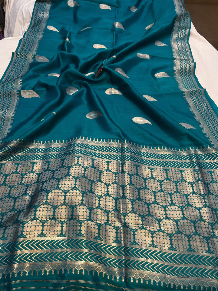Rama Green Pure Banarasi Handloom Silk Saree - Aura Benaras
