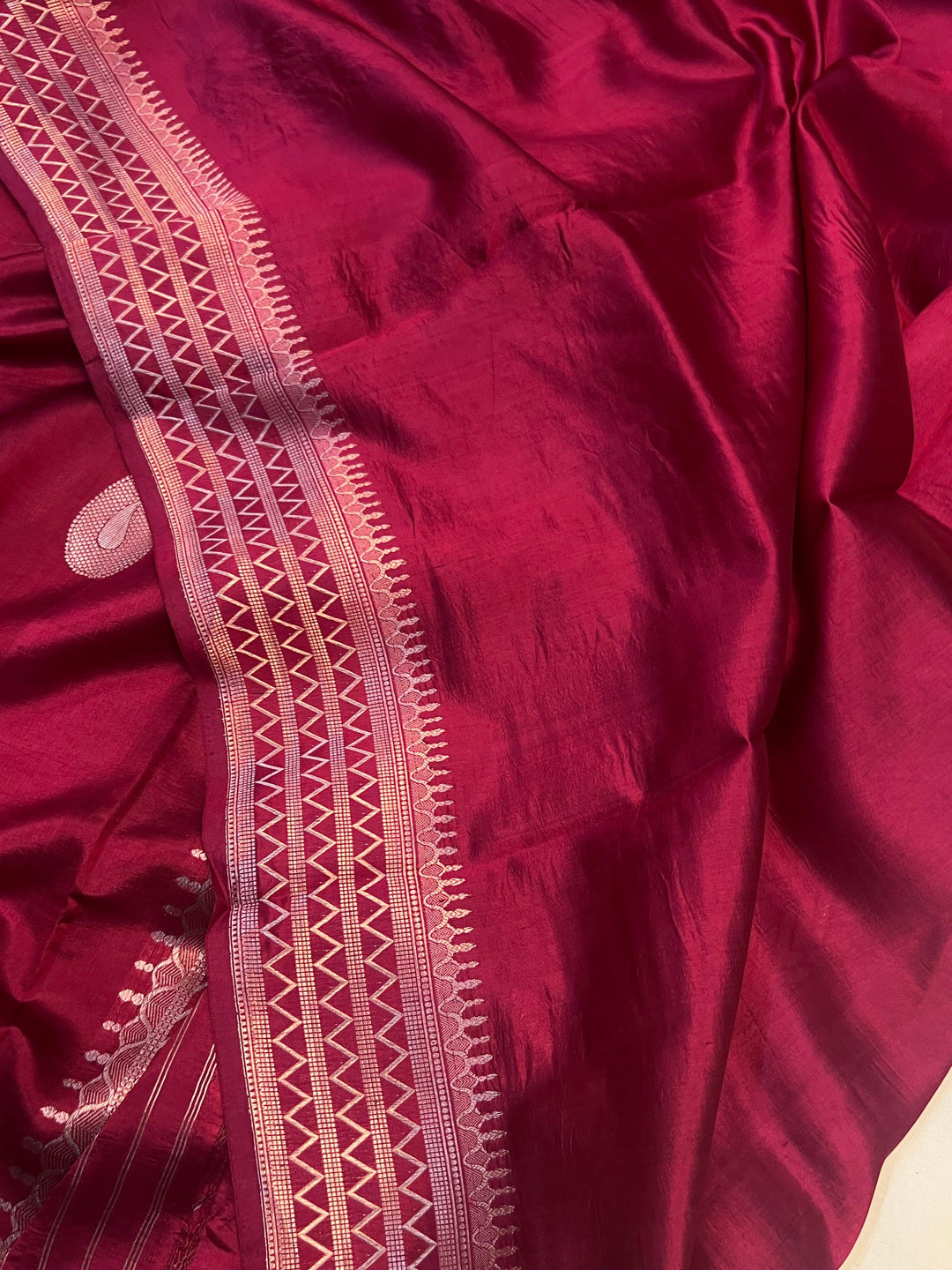 Maroon Pure Banarasi Handloom Silk Saree - Aura Benaras