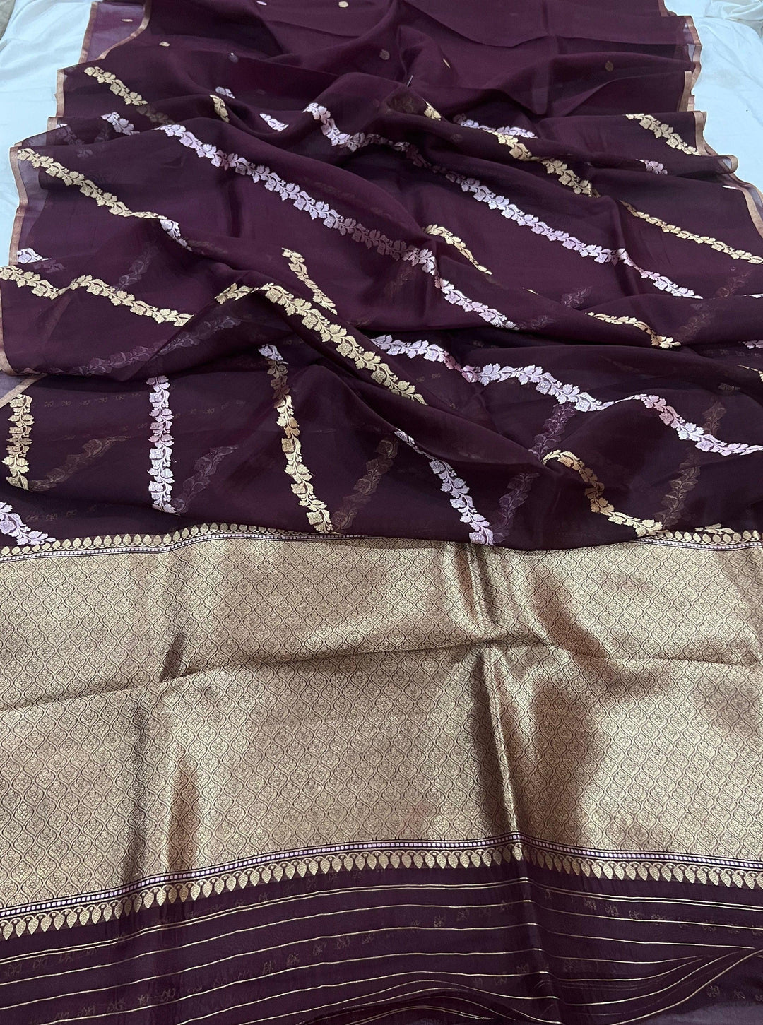 Garnet Banarasi Handloom Kora Silk Saree - Aura Benaras