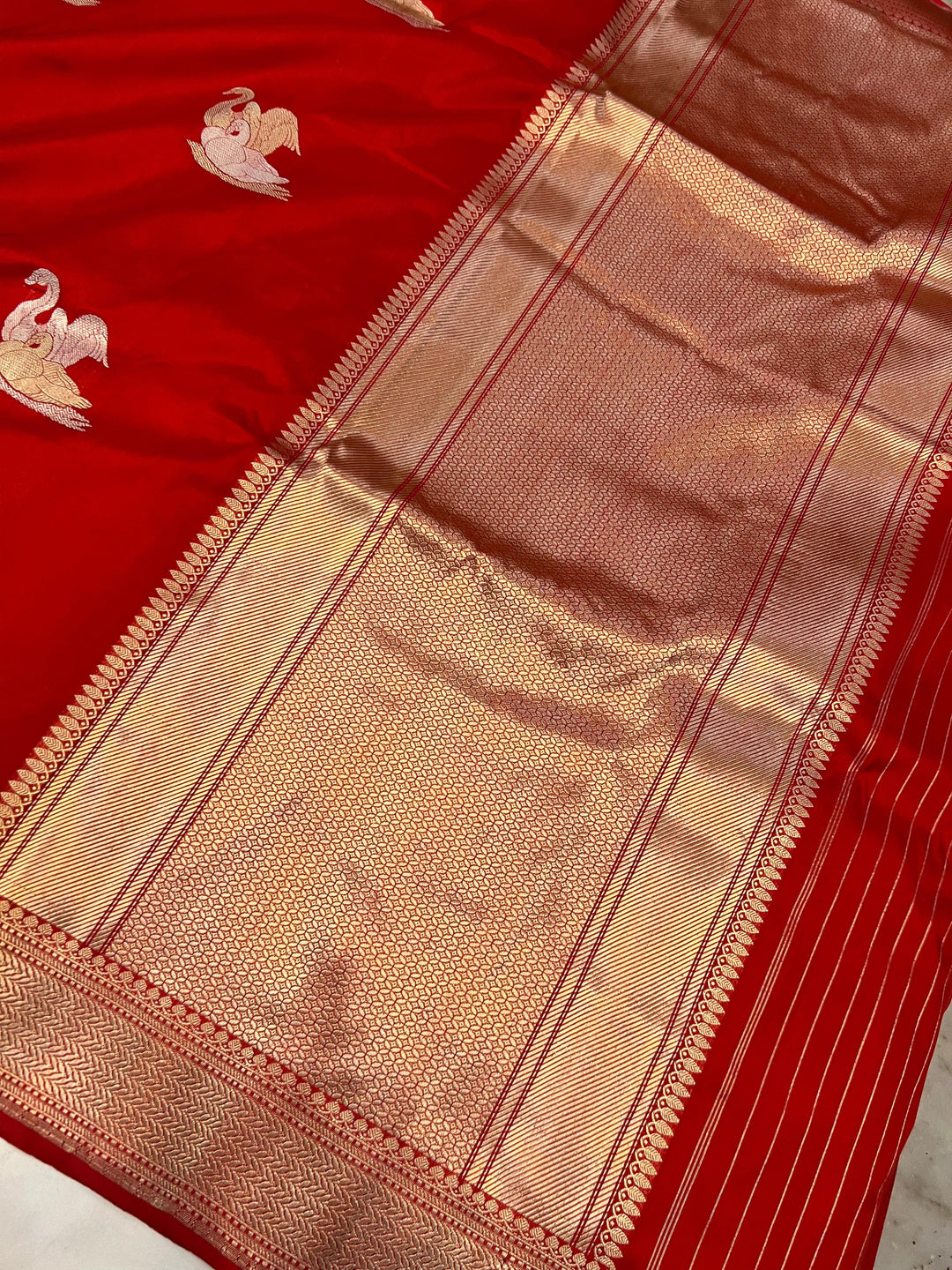 Red Banarasi Handloom Katan Silk Saree - Aura Benaras