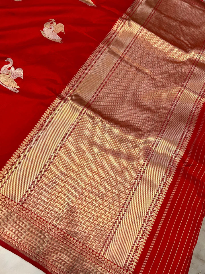 Red Banarasi Handloom Katan Silk Saree - Aura Benaras