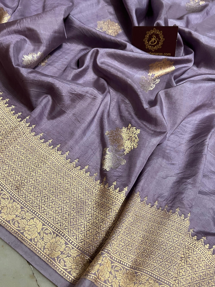 Intricate Kadhwa Sona Rupa motifs in gold and silver zari on Banarasi silk saree