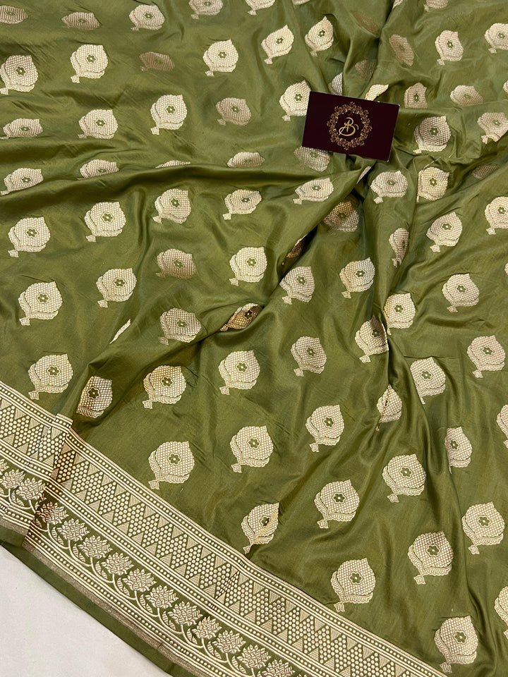 Mehendi Green Pure Banarasi Handloom Katan Silk Saree - Aura Benaras