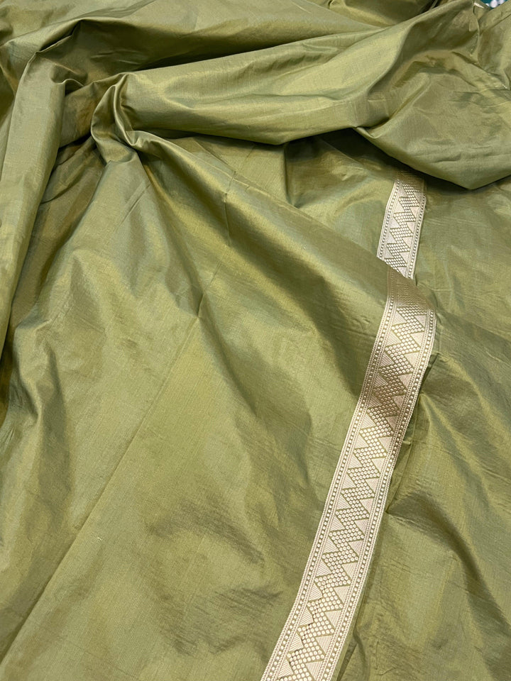 Mehendi Green Pure Banarasi Handloom Katan Silk Saree - Aura Benaras