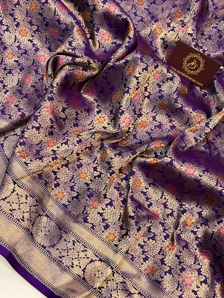 Detailed meenakari brocade floral pattern woven on pure Katan silk Banarasi saree