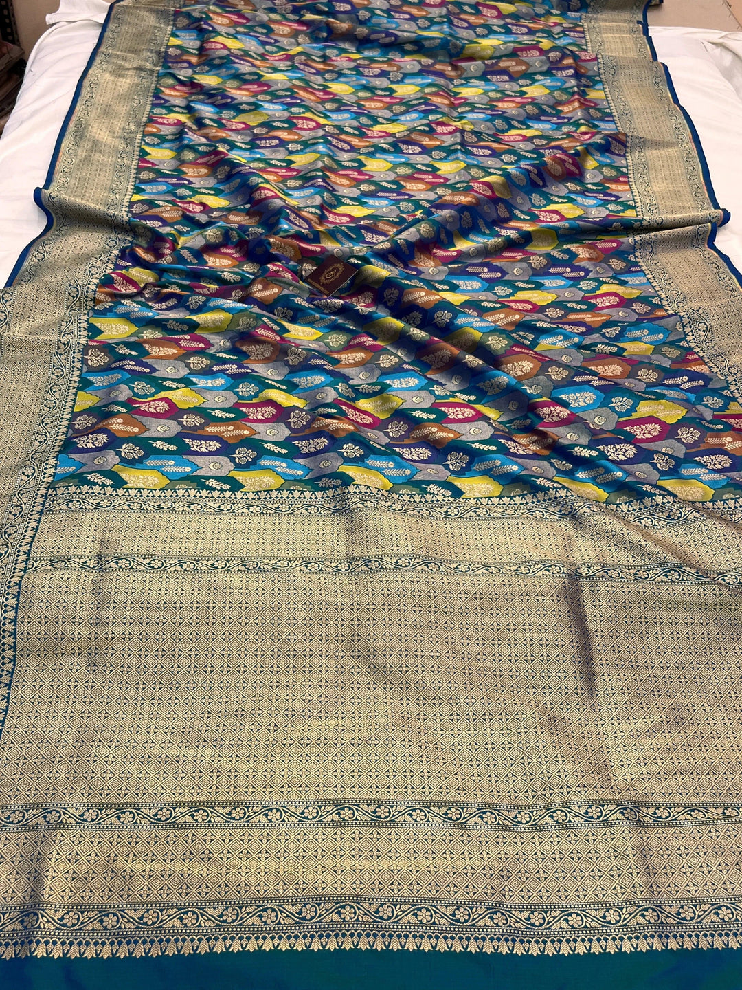 Buy Peacock Shade Rangkaat Banarasi Katan Silk Saree 