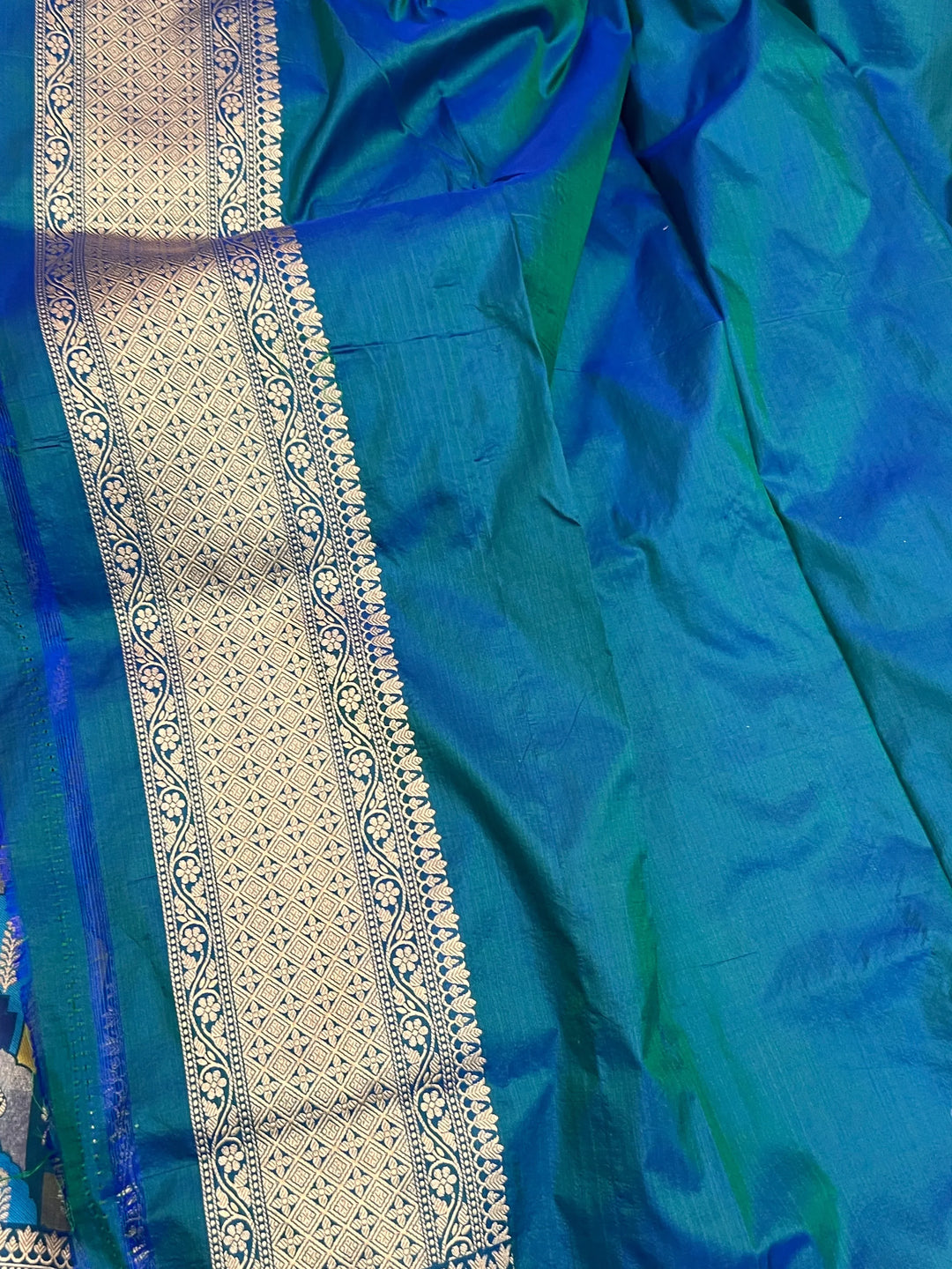 Buy Peacock Shade Rangkaat Banarasi Katan Silk Saree 