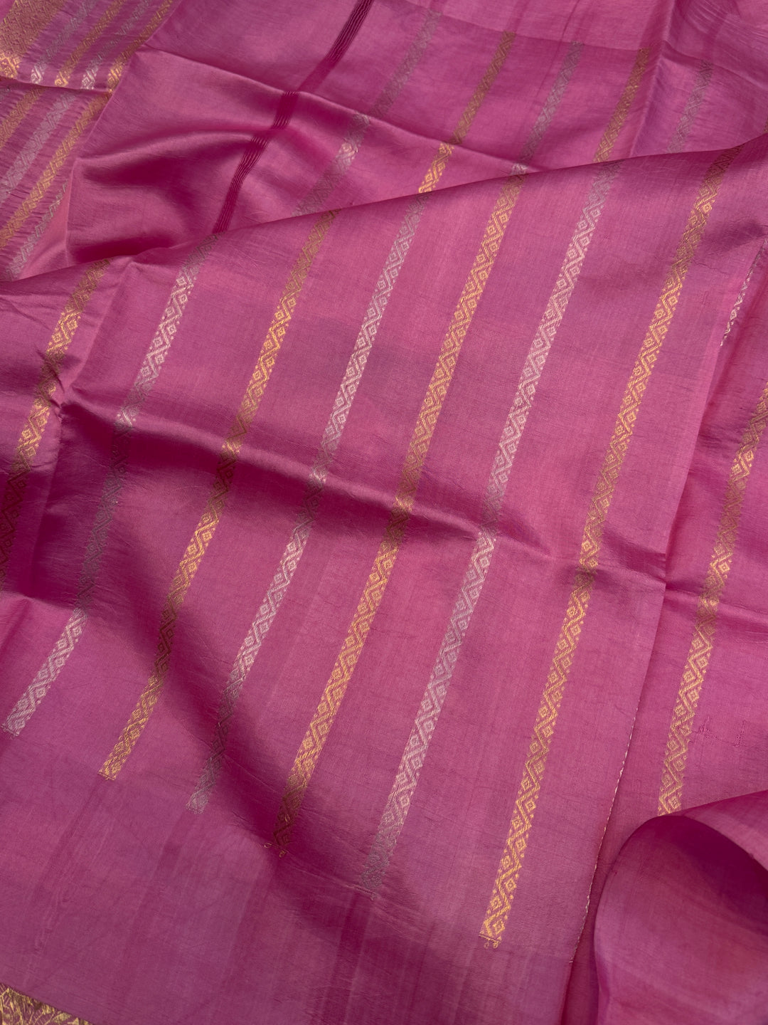 Onion Pink Pure Silk Handloom Banarasi Saree